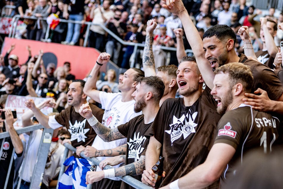 Bereits am vergangenen Sonntag feierten die FCSP-Profis den Aufstieg in die erste Bundesliga. Ob sie kommenden Montag auch die Meisterschaft feiern dürfen?