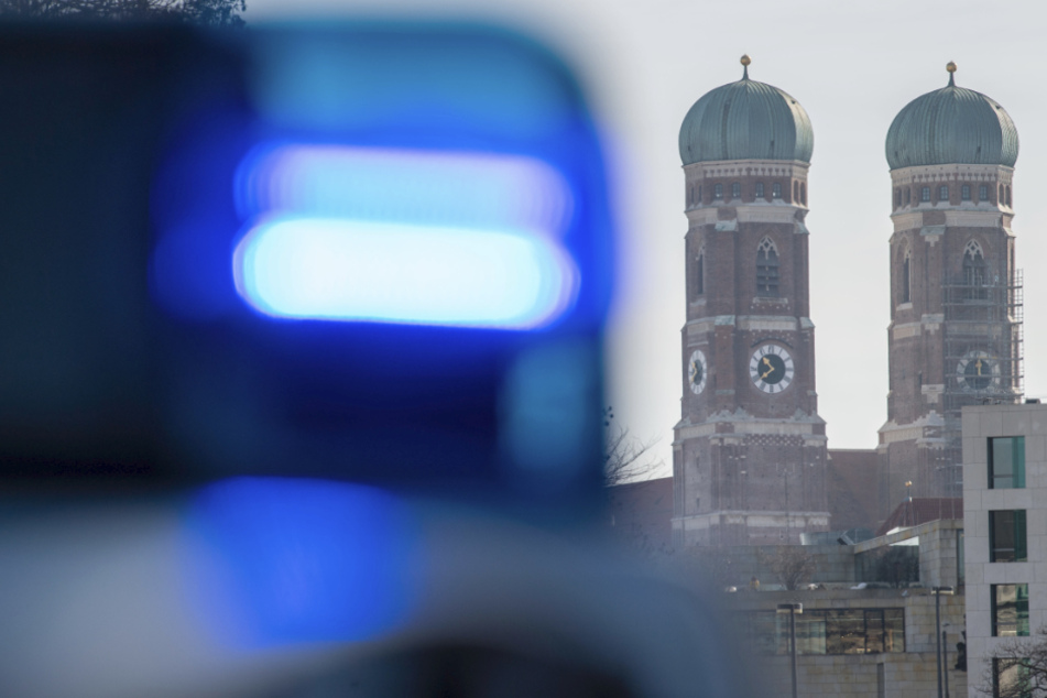 Gemeldete Schüsse haben in München einen Großeinsatz der Polizei ausgelöst. (Symbolbild)