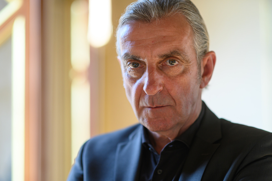 Ralf Minge (62) war seit 2021 beim HFC als Sportdirektor tätig. Kehrt er nun zu Dynamo Dresden zurück?
