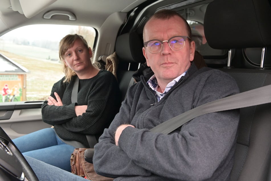 Teurer Abstecher: Josephine Nicklisch (35) und ihr Vater Gunter Walter (58) aus Radebeul müssen jeweils 60 Euro Bußgeld zahlen.