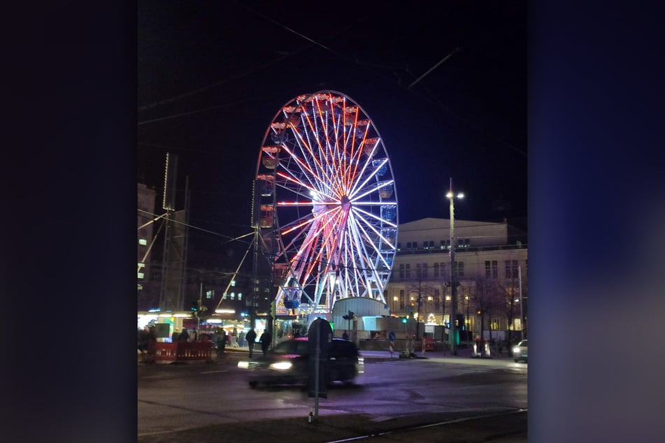 Das Highlight des Leipziger Weihnachtsmarktes am Augustusplatz: Das Riesenrad!