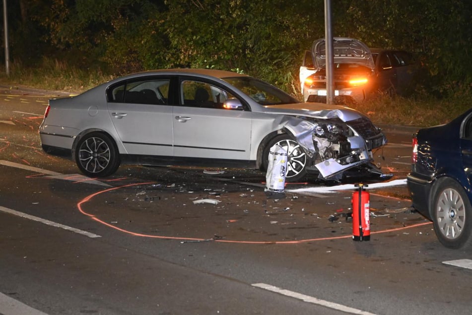 Heftiger Crash auf A103 - Sieben Autos krachen ineinander!