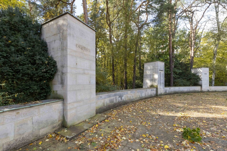 So sah die Stele nach der Attacke Anfang Februar aus.