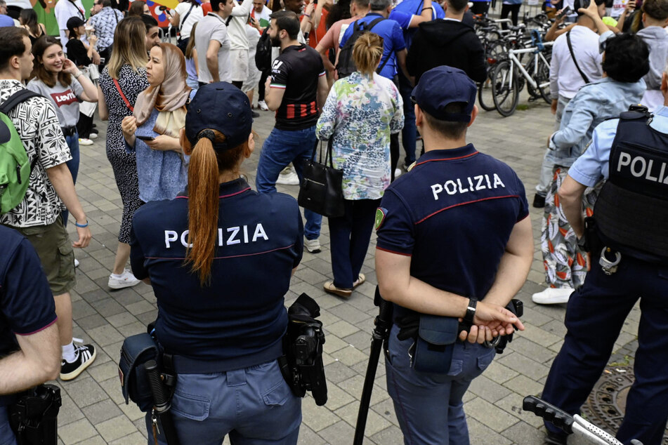 Leipzig: Polizistin warnt: Beim Public-Viewing sollte man immer wachsam bleiben!