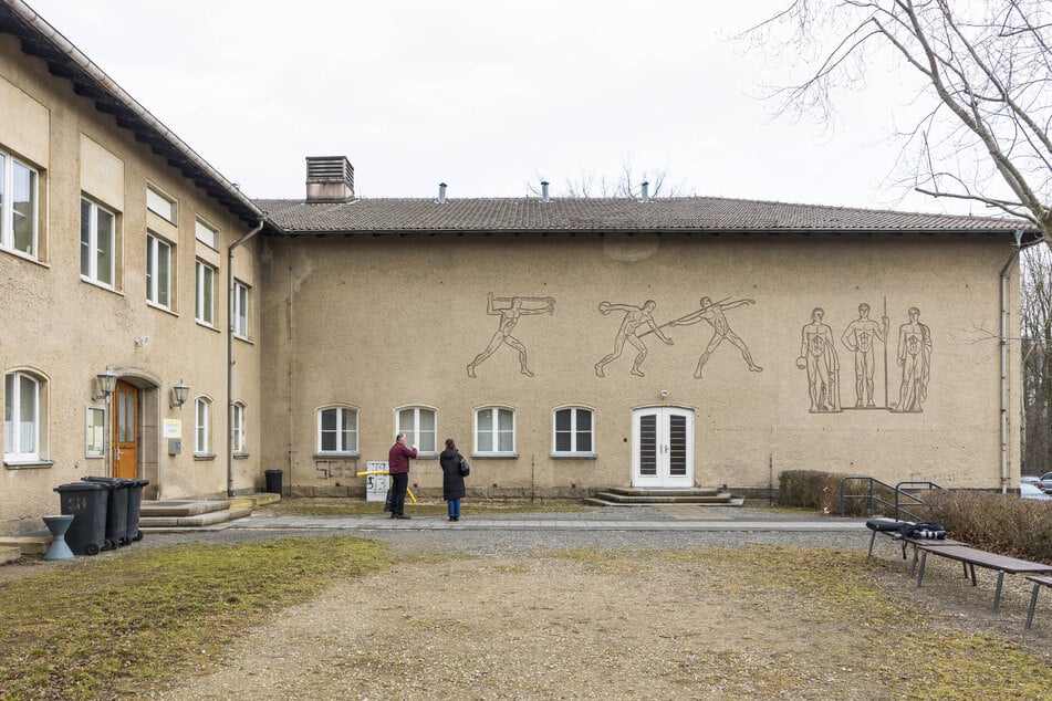 Für den Neubau der maroden Schwimmhalle Klotzsche soll Geld fließen.