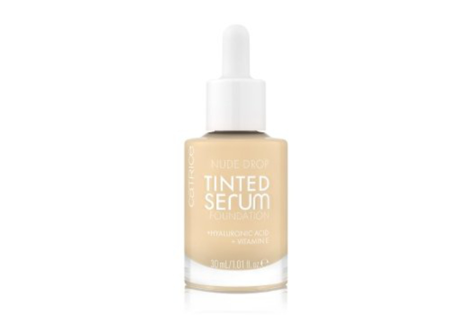 Das Tinted Serum ist leichter als ein Make-up.