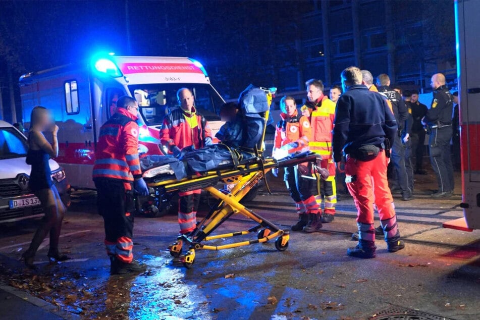 Mindestens zehn Menschen waren bei einer Stuttgarter Halloween-Party zusammengebrochen und mussten medizinisch versorgt werden. K.-o.-Tropfen sollen laut aktuellen Erkenntnissen der Polizei nicht im Spiel gewesen sein.
