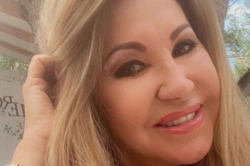 Carmen Geiss: Weil sie es kann: Carmen Geiss tankt Sonne