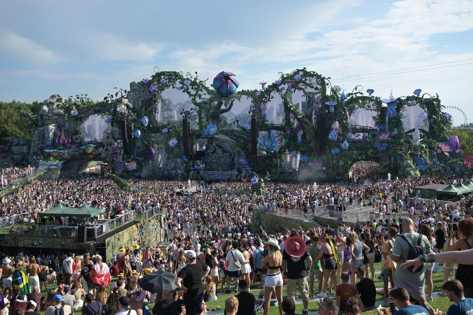 Den Betreibern des Musikfestivals Tomorrowland droht eine Strafe in Millionenhöhe. (Archivbild)