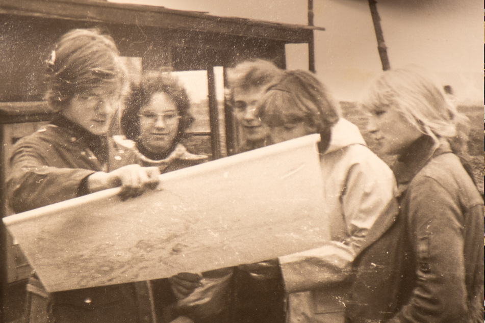 Böhm (l.) im Jahr 1982 während einer Kartografen-Exkursion auf Rügen.