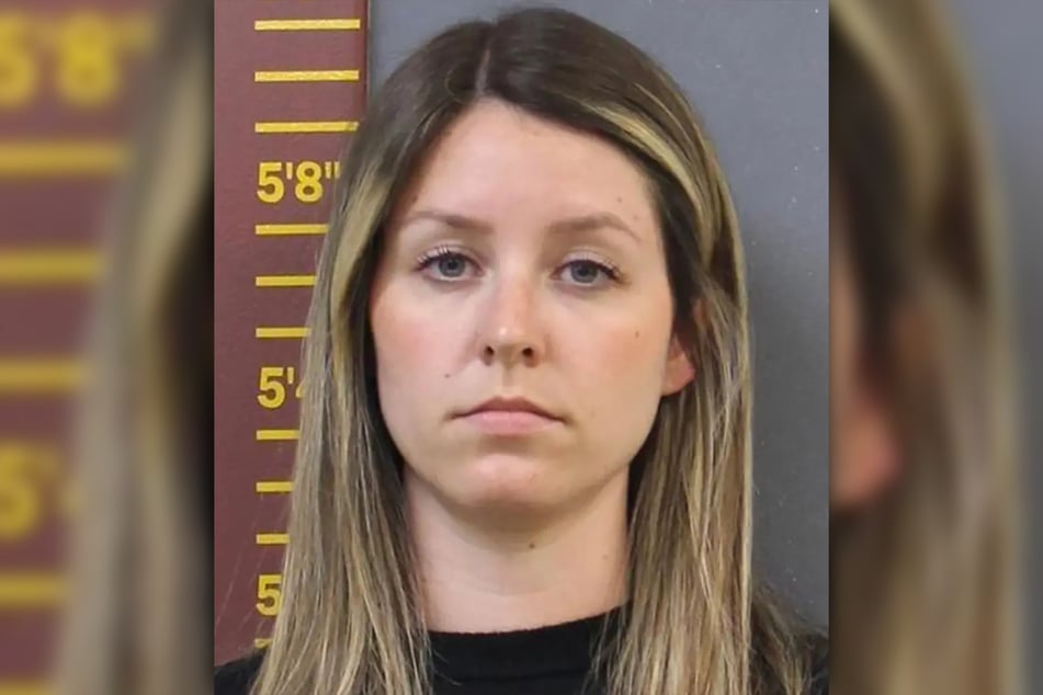 Die Lehrerin Olivia Ortz (26) hatte wiederholt Sex mit einer 17-jährigen Schülerin - dafür muss sie sich nun vor Gericht verantworten.