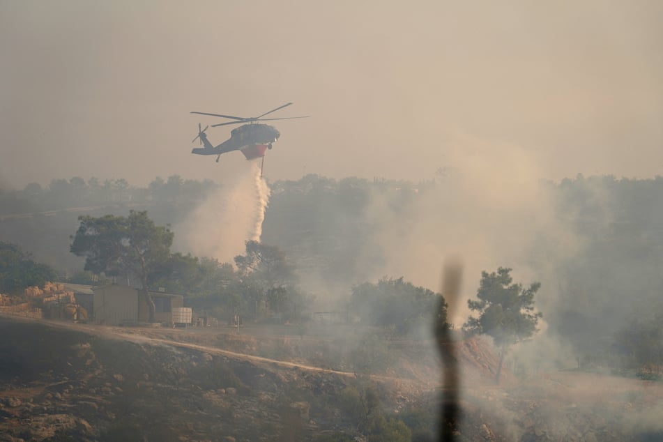 Nach andauernden Löscharbeiten gelten die Flammen mittlerweile als größtenteils eingedämmt.