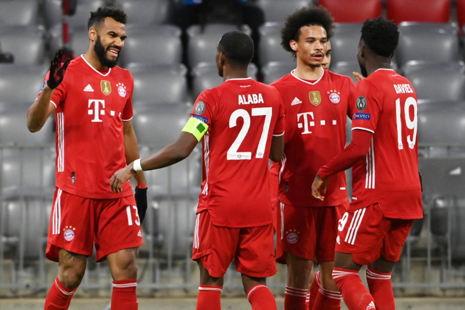 Eric Maxim Choupo-Moting (32, l.) bleibt wohl auch nach der laufenden Saison beim FC Bayern München.