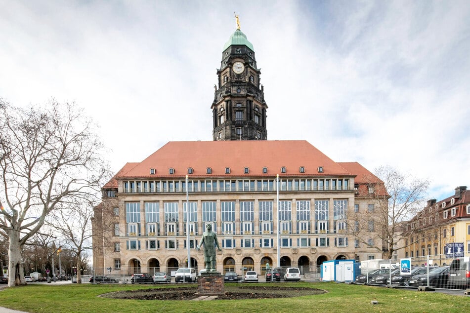 Im Dresdner Rathaus tut sich was.