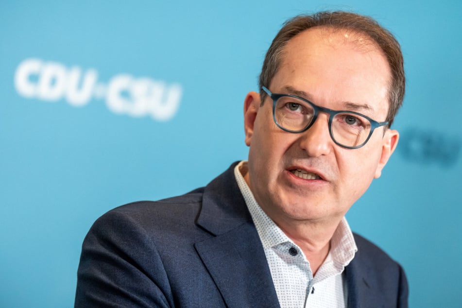 Landesgruppenchef Alexander Dobrindt (54, CSU) will das Land "fitter" machen und unter anderem bei den Bürgergeld-Empfängern sparen.