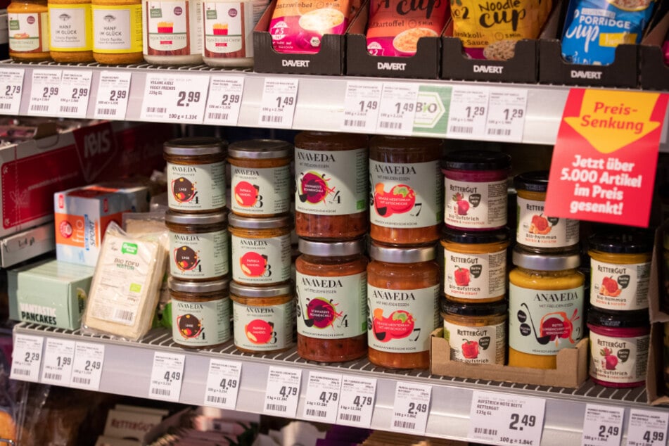 Vegetarische und vegane Produkte erfreuen sich im Supermarkt großer Beliebtheit. (Symbolbild)