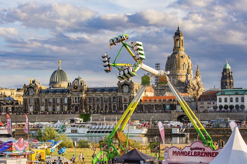 Noch 'ne Runde - Canaletto! Auch in diesem Jahr schüttelte der Rummel seine Besucher vor bester Kulisse durch.