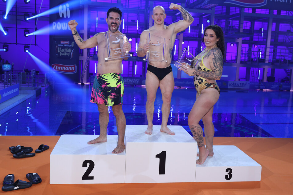 Die stolzen Sieger des Einzelspringens: Marc Terenzi (44, l.), Fabian Hambüchen (M.) und Jolina Mennen (30).