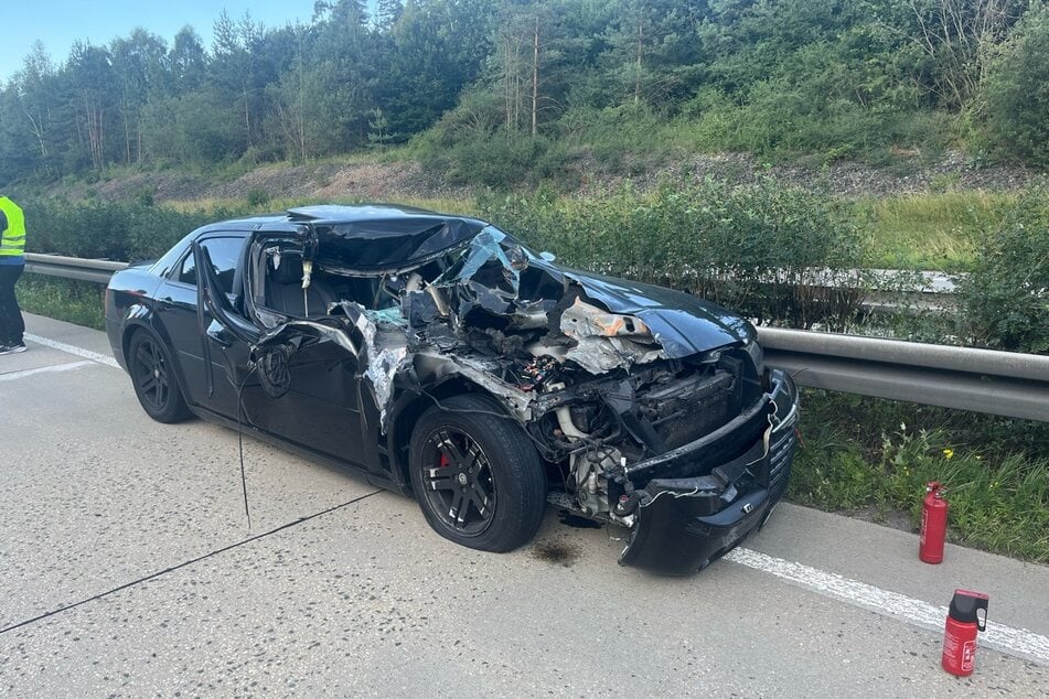 Der Chrysler wurde stark demoliert.
