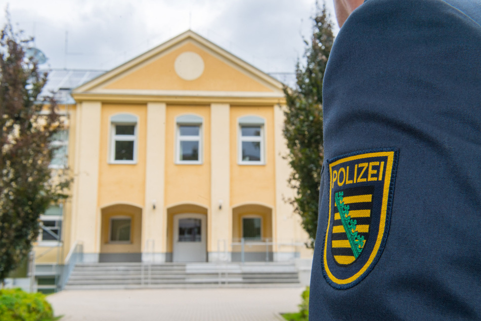 Sächsische Polizei-Schüler beleidigen 28-Jährige: Jetzt droht ihnen die Entlassung!