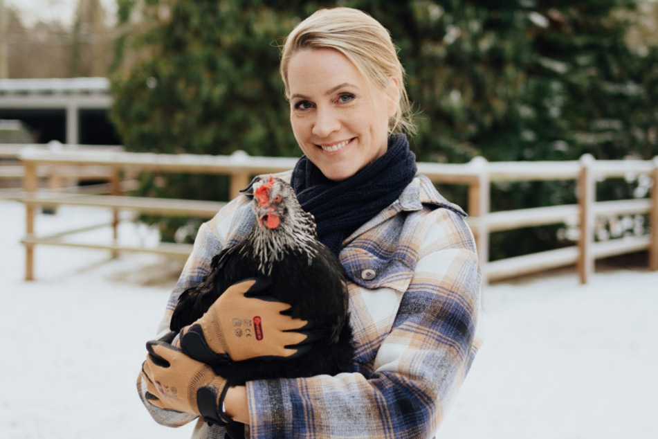 Moderatorin Judith Rakers liebt ihr Leben in der Natur. Die 47-Jährige wohnt bereits seit einigen Jahren auf einer kleinen Farm in der Nähe von Hamburg.