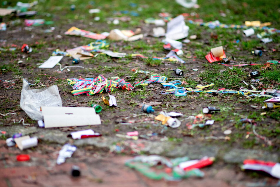 Auch wegen des anfallenden Silvestermülls gibt es in mehreren Thüringer Kommunen sogenannte Böllerverbotszonen. (Symbolfoto)