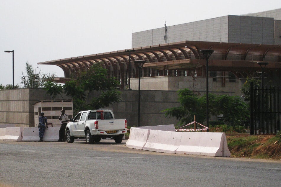The US Embassy in Bujumbura has announced a temporary travel ban on Burundi.