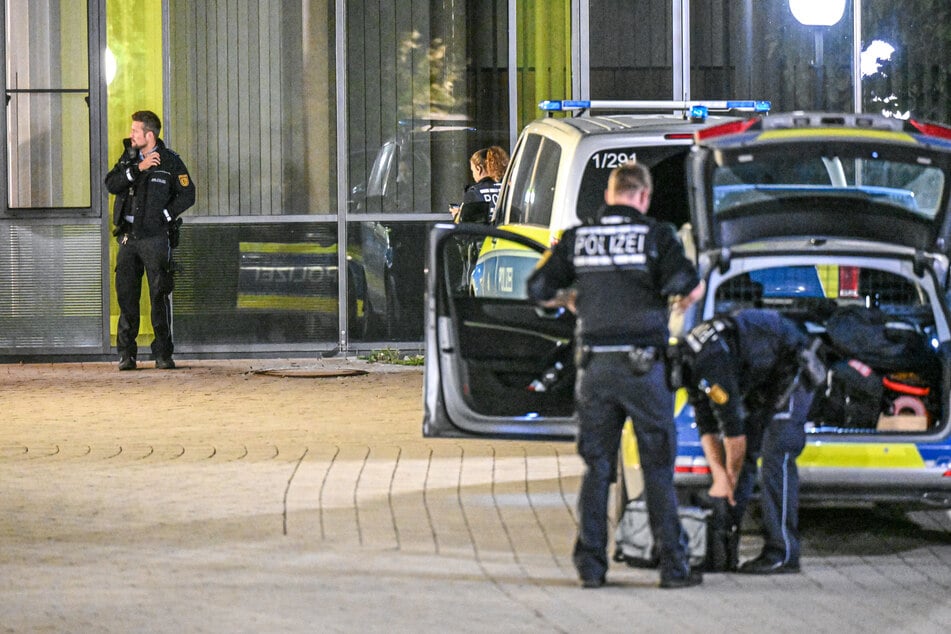Die Polizei rückte mit mehreren Wagen aus.