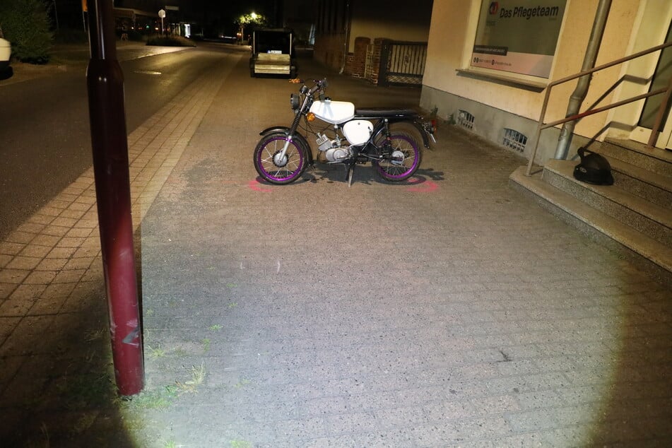 Eine Simson-Fahrerin wurde am Mittwochabend schwer verletzt.