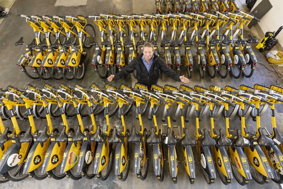 Er ist der Herr über die gelbe Fahrrad-Flotte: "nextbike"-Regionalmanager Jens Fiedler (52).