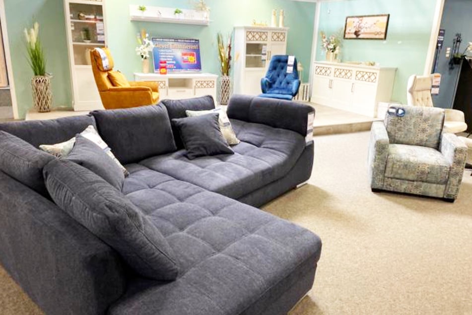 Zum verkaufsoffenen Sonntag (29.3.) schenkt ROLLER in Waghäusel Kunden u.a. bis zu 20 Prozent beim Möbelkauf.¹