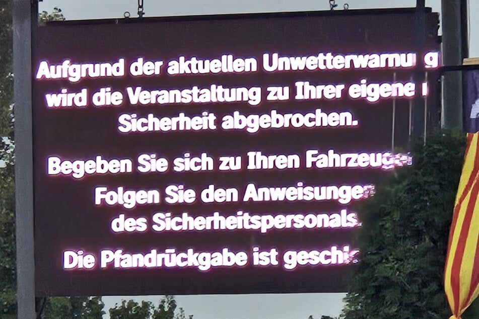 Die Mallorca-Party beim ZDF-Fernsehgarten musste am Sonntag wegen eines Unwetters über Mainz-Lerchenberg abgebrochen werden.