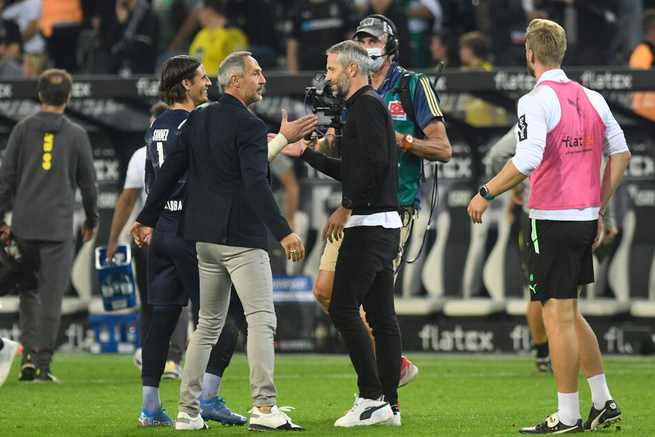 Am kommenden Wochenende stehen sich wieder die beiden Borussia-Coaches gegenüber. Dabei empfängt BVB-Trainer Marco Rose (45, 2.v.r.) seinen Gladbach-Nachfolger Adi Hütter (52, 3.v.r.).