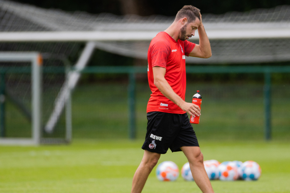 Hoffnungsträger Mark Uth musste nur fünf Minuten nach seiner Einwechslung verletzt ausgewechselt werden.