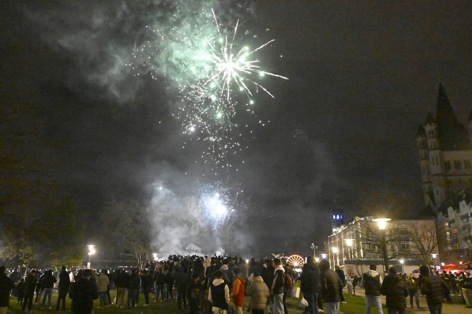 Auch die Kölner Altstadt bei der Kirche Groß St. Martin ist an Silvester sehr beliebt.