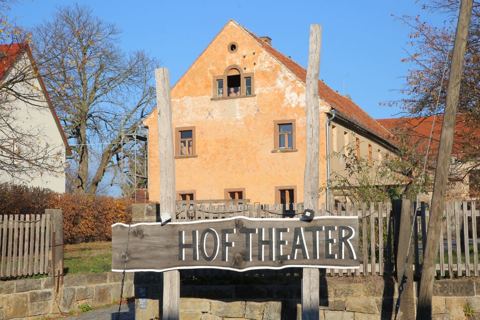 Den Feiertag könnt Ihr mit bester Unterhaltung im Hoftheater ausklingen lassen. (Archivfoto)