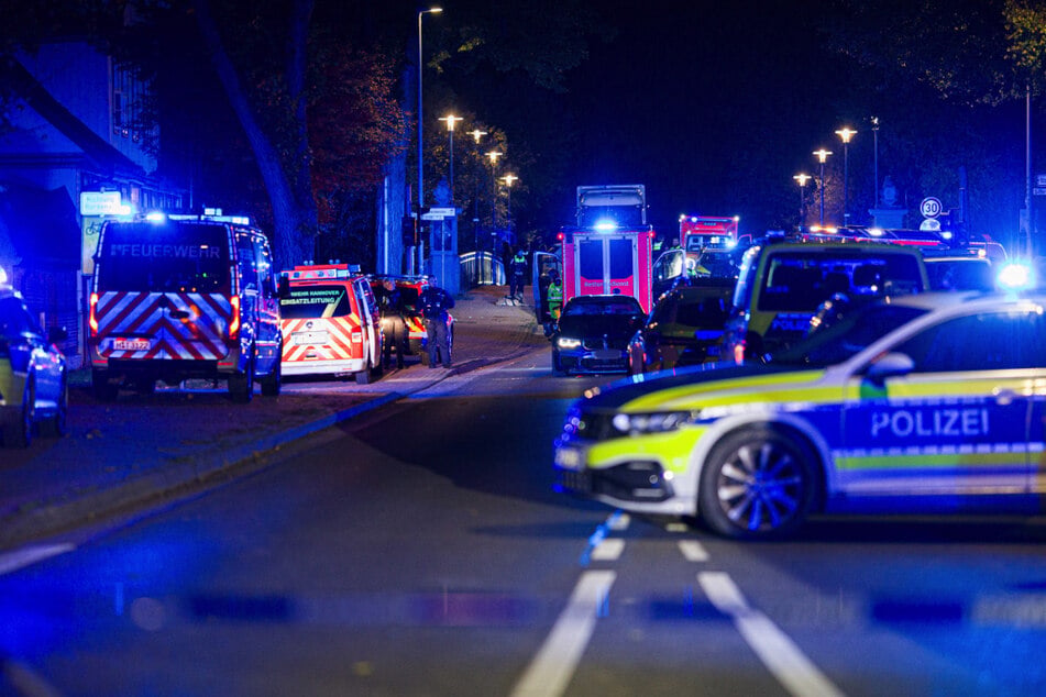 Die Polizei und Rettungskräfte waren mit einem Großaufgebot vor Ort.