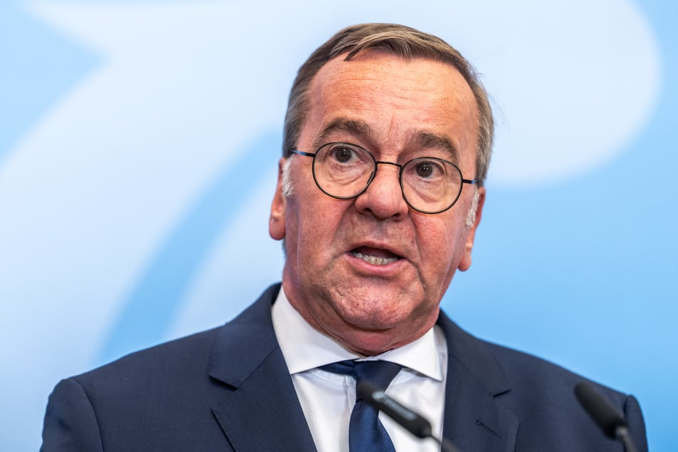 Verteidigungsminister Boris Pistorius (66, SPD) will nicht ewig in der Straße von Hormus warten.