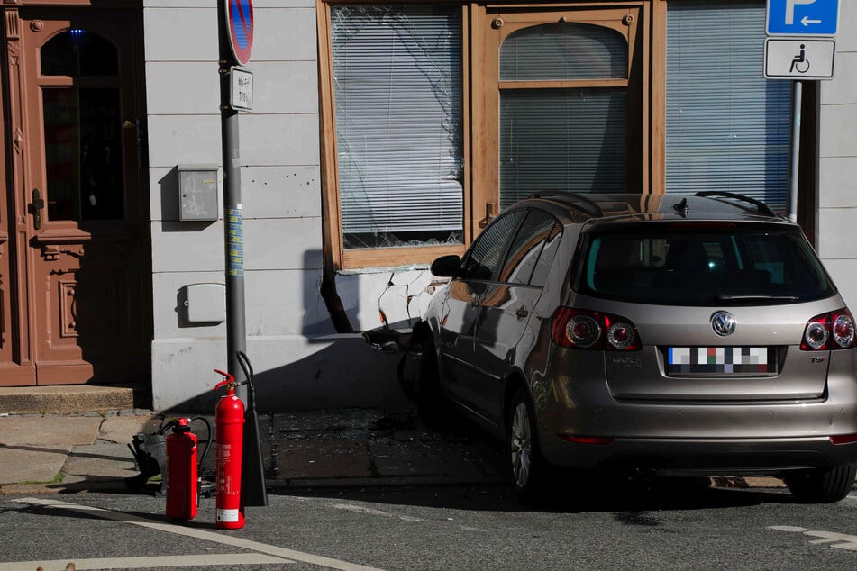 Verletzt wurde durch den Unfall niemand.