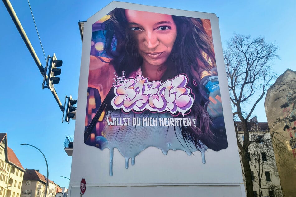 Dieser Heiratsantrag im XXL-Format ist nicht zu übersehen,