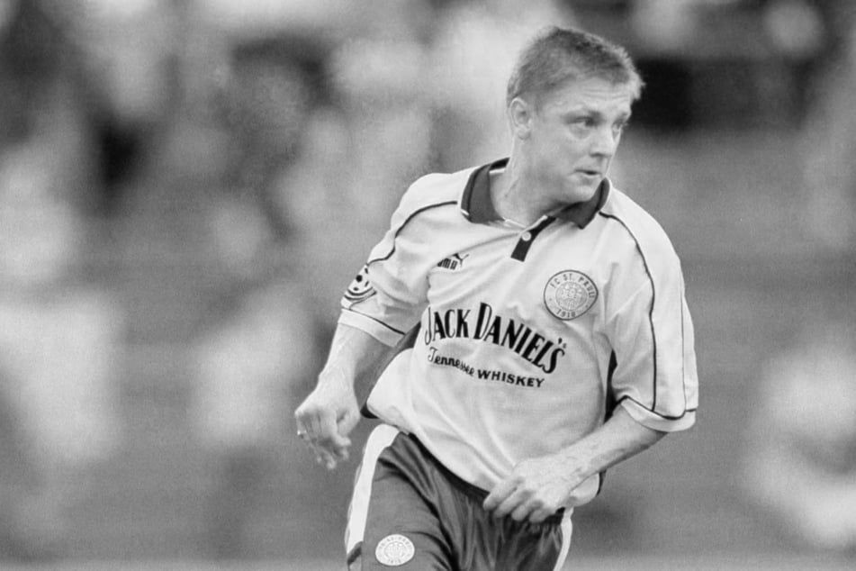 Der ehemalige St.-Pauli-Profi Andriy Polunin (54) ist bei einem Fußballspiel in seiner ukrainischen Heimat kollabiert und verstorben.
