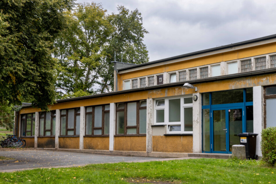 Der Sanierungsrückstau an Turnhallen wie an der Schule im Windberg in Zwickau bringt den Sportbund auf die Palme.