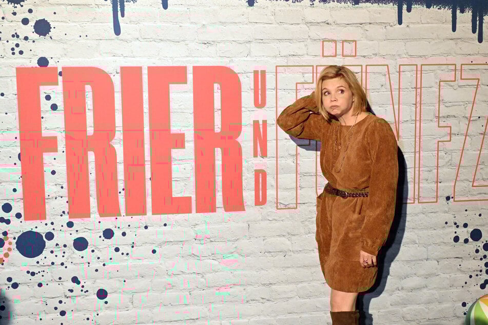 Im neuen Comedy-Format "Frier und Fünfzig – Am Ende meiner Tage" (SAT.1) spielt sich Annette Frier (51) selbst.