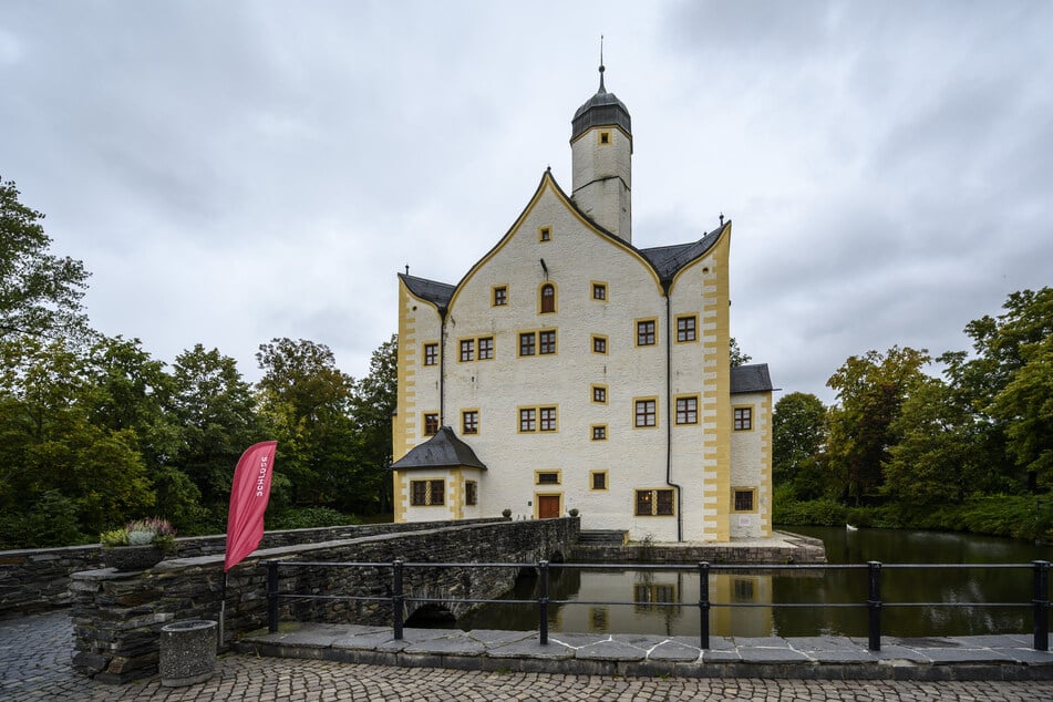 Ganz in der Nähe liegt das Wasserschloss Klaffenbach.