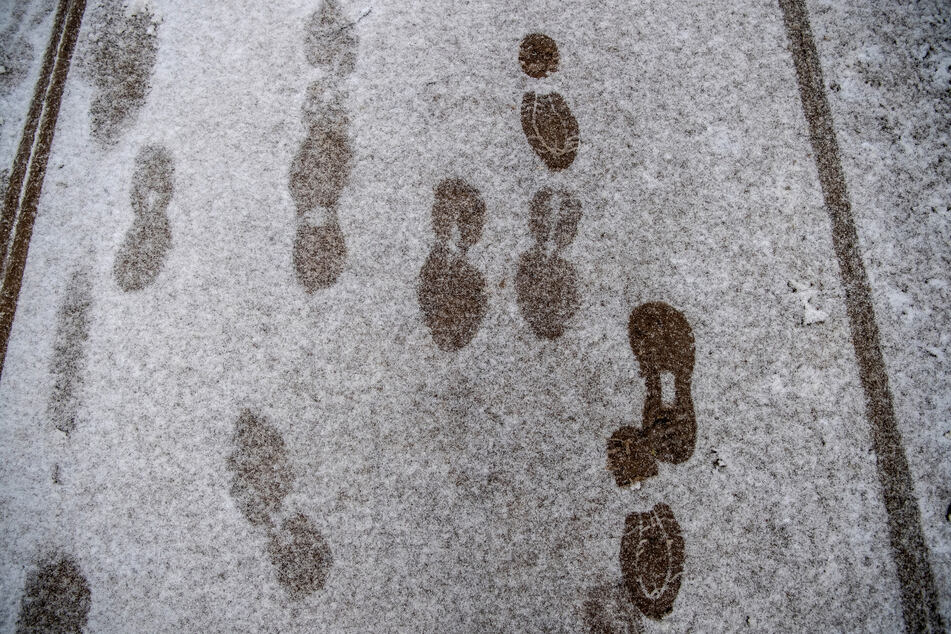 Blöd gelaufen: Fußspuren im Schnee verraten Werkzeugdieb