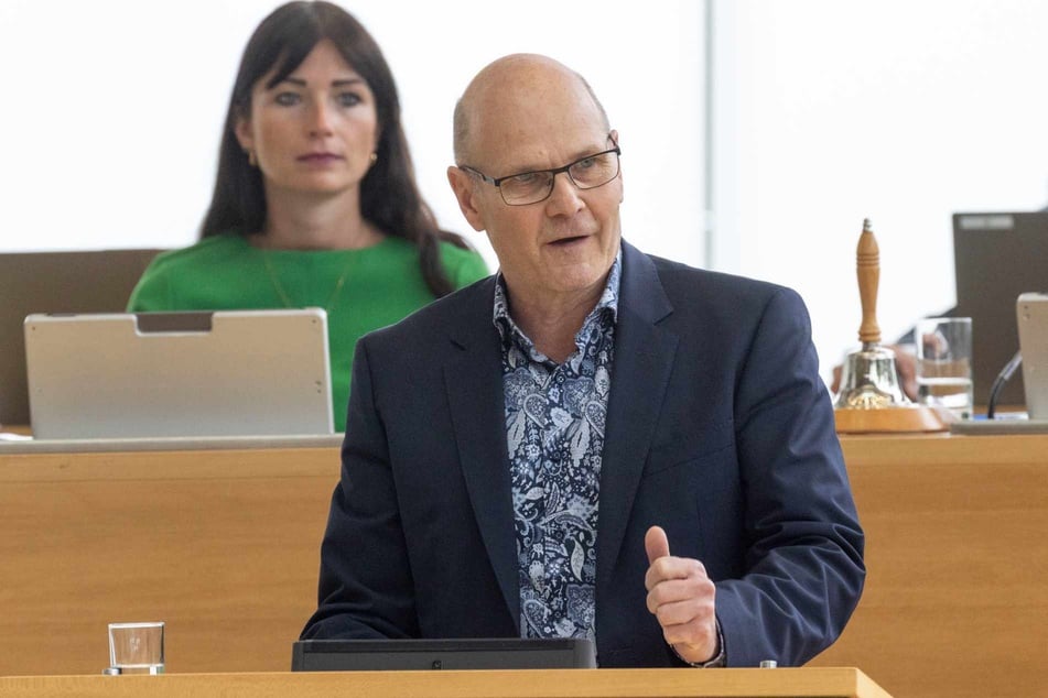 BSW-Politiker Bernd Rudolph (63) forderte nach den Ausschreitungen in Dresden ein entschiedenes Vorgehen.