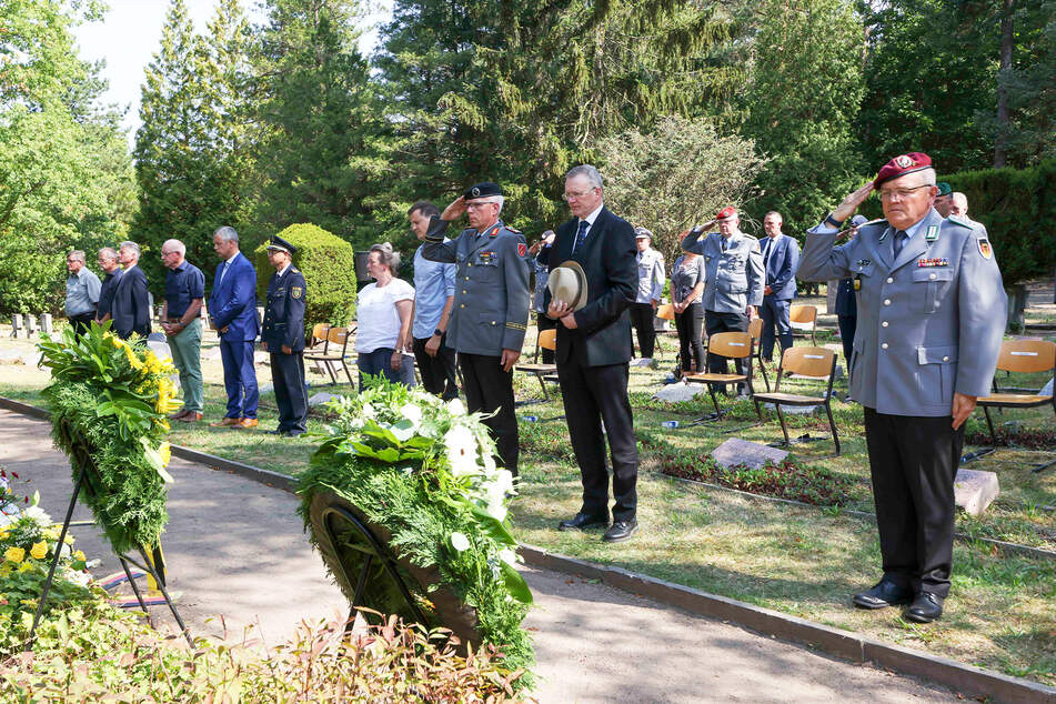 Kameraden der Bundeswehr gedachten auf dem Nordfriedhof des Umsturzversuches vor 78 Jahren.