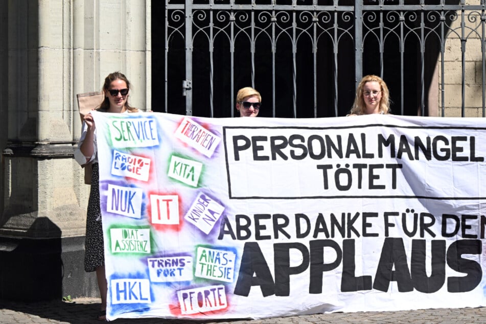 Schon Anfang Juli streikten Arbeitnehmende der Uniklinik Köln.