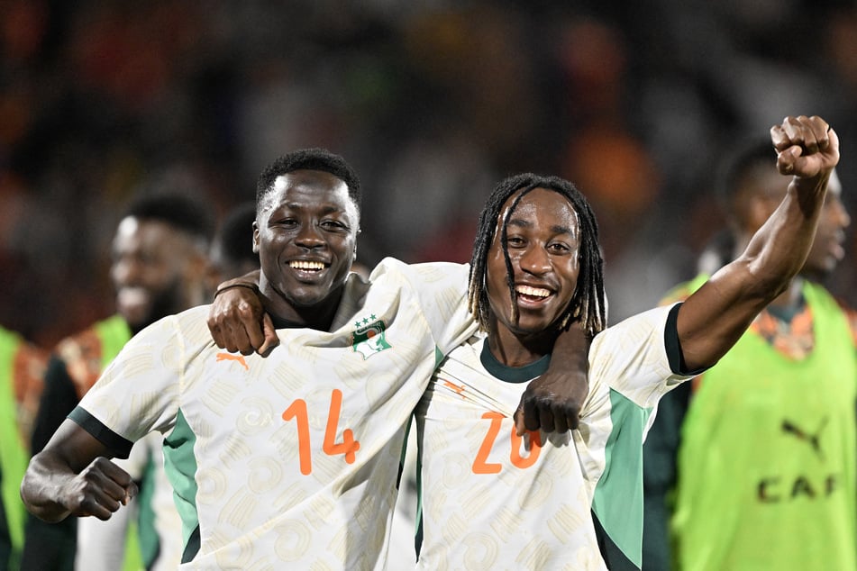 Yan Diomande (19, r.) wird mit der Elfenbeinküste noch ein Weilchen beim Afrika Cup verweilen.