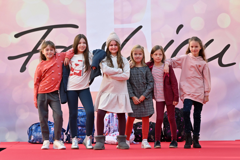 Fesche Mode für hoffentlich nicht ganz so freche Kids: Auf dem Düsseldorfer Platz wurden bei der "Sanetta-Kindermodenschau" angesagte Outfits für die Jüngsten gezeigt.